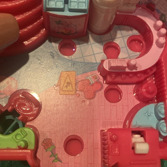 Tiny doll playhouse - Picture 9 of 9